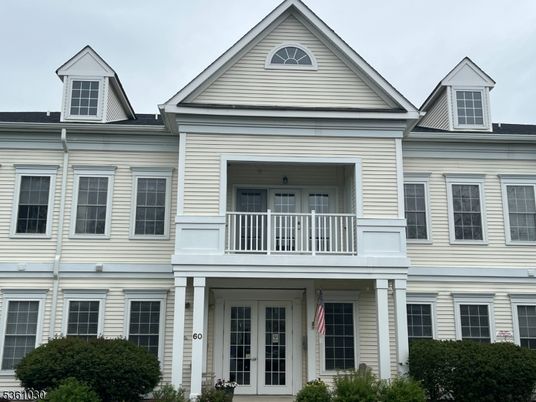 Exterior, Facade, Rowhouse