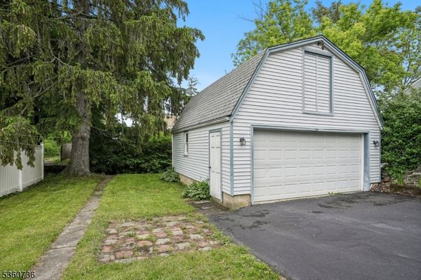 Detached Garage, Exterior