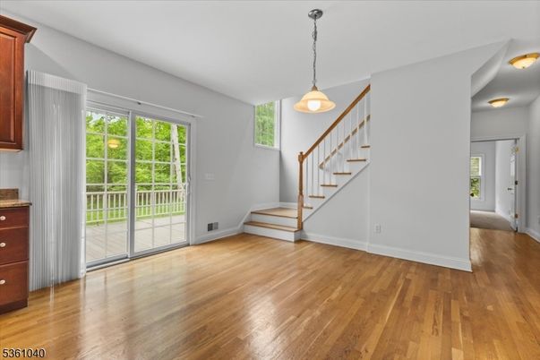 Empty room, Interior, Pendant Lights, Wood Texture Flooring