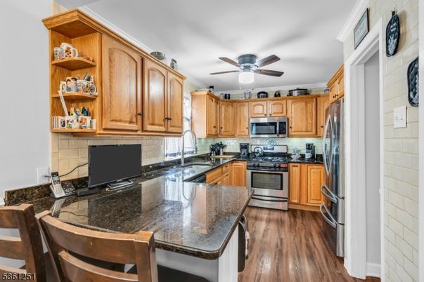 Interior, Kitchen, Stainless Steel Appliances, Wood Texture Flooring