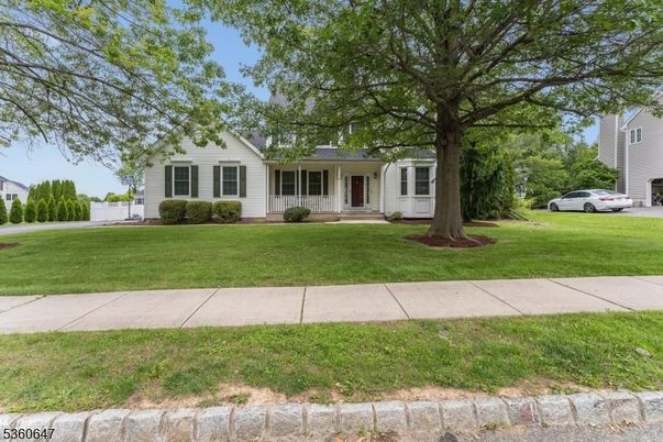 Backyard, Exterior, Facade, Ranch