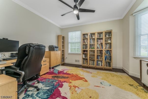 Home Office, Interior