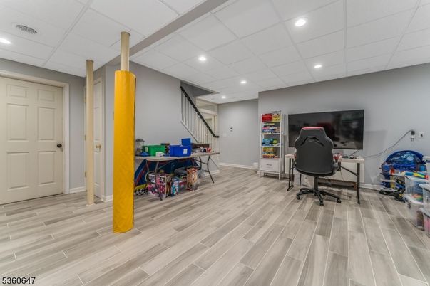 Home Office, Interior, Recessed Lighting, Wood Texture Flooring