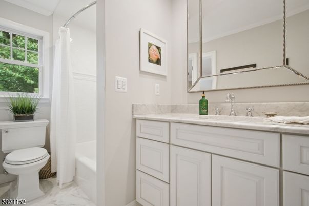 Bathroom, Interior, Marble, Pendant Lights