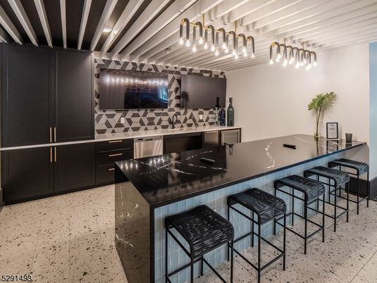 Interior, Stainless Steel Appliances