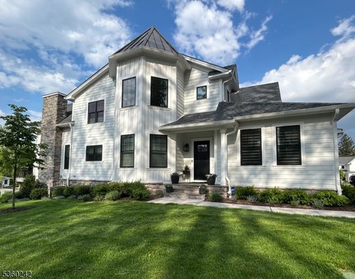 Exterior, Facade, Farmhouse