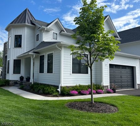 Attached, Exterior, Facade, Farmhouse