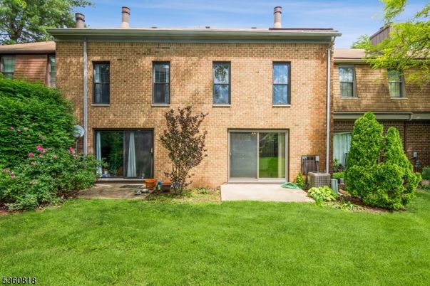 Backyard, Exterior, Facade, Brick Facade, Georgian