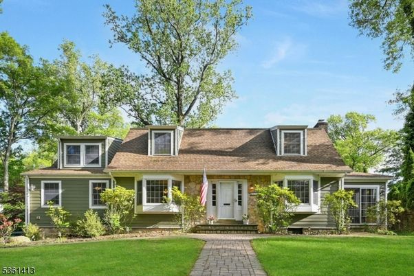Exterior, Facade, Cape Cod