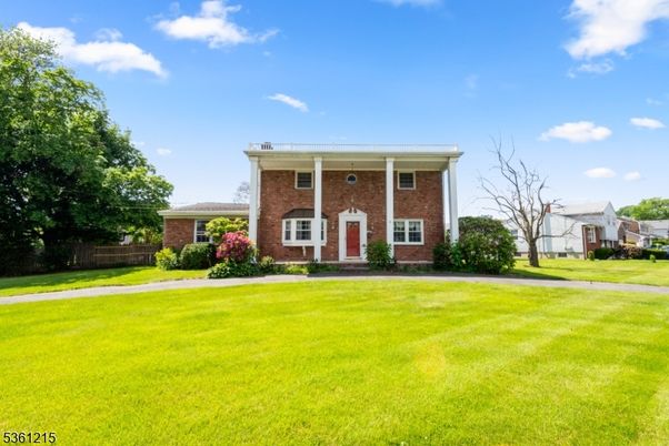 Backyard, Exterior, Facade, Brick Facade, Georgian