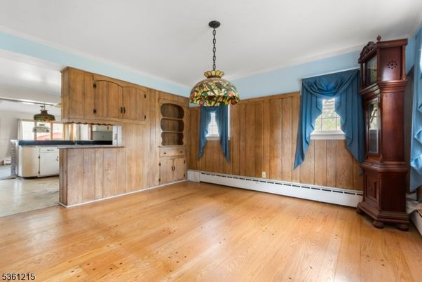 Interior, Kitchen, Pendant Lights, Wood Texture Flooring