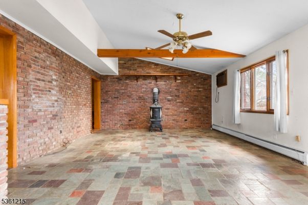 Empty room, Interior, Stone Walls, Wooden Beams