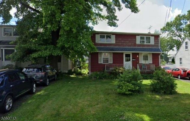 Exterior, Facade, American Foursquare