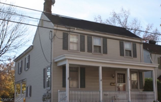 Exterior, Facade, American Foursquare