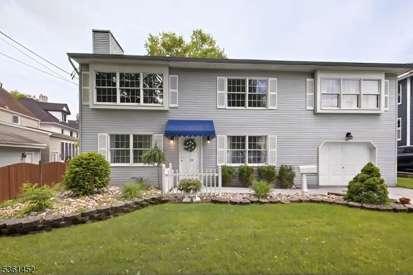 Attached, Exterior, Facade, Georgian