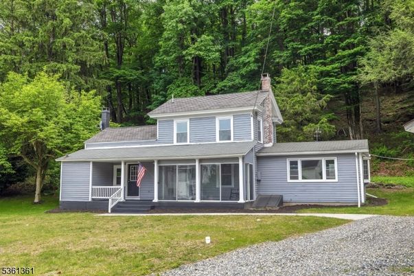 Backyard, Exterior, Facade, Cape Cod