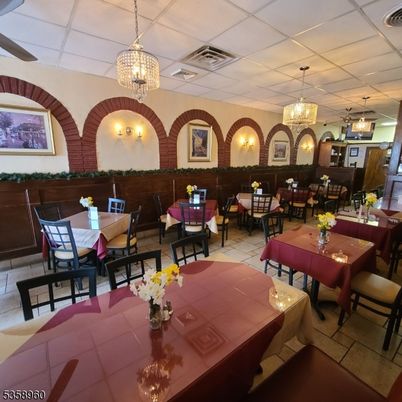 Chandelier, Dining room, Interior, Pendant Lights