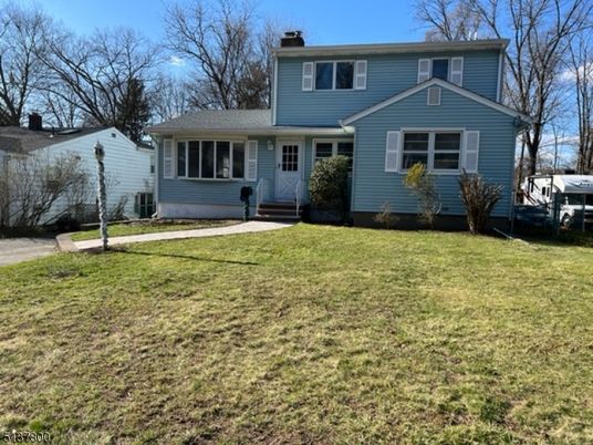 Backyard, Exterior, Facade, Split Level