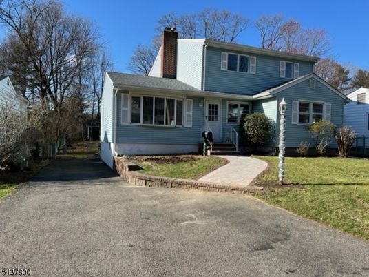 Exterior, Facade, Cape Cod