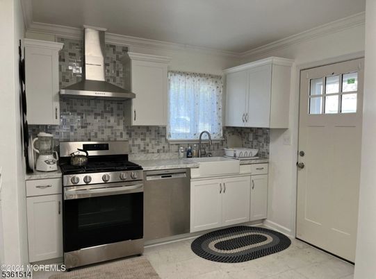 Interior, Kitchen, Stainless Steel Appliances