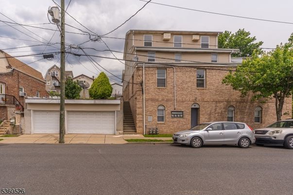 Attached, Exterior, Facade, Brick Facade, Rowhouse