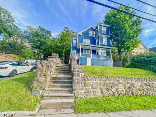 Exterior, Facade, Queen Anne Victorian