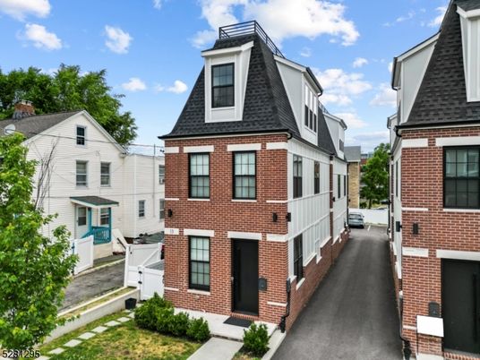 Exterior, Facade, Brick Facade, Rowhouse