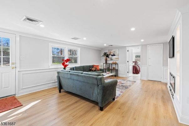 Interior, Living room, Recessed Lighting, Wood Texture Flooring