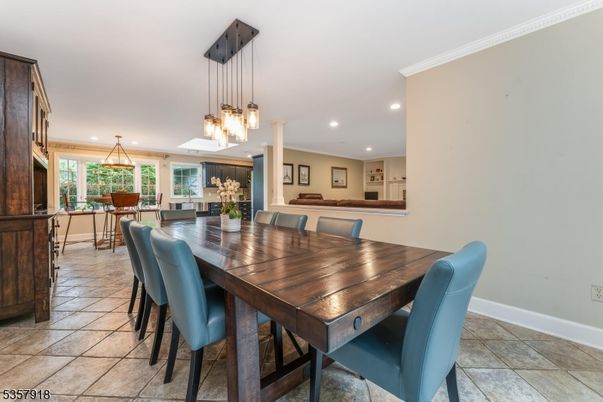Dining room, Interior, Pendant Lights, Recessed Lighting