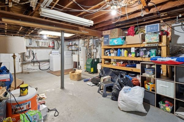 Interior, Washer, Wooden Beams