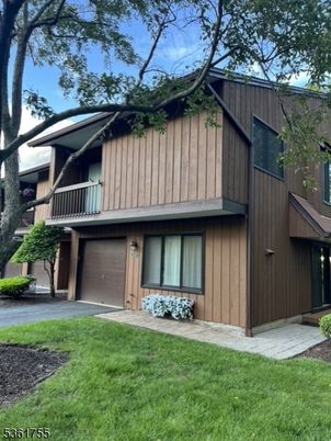 Attached, Backyard, Exterior, Facade, Modern