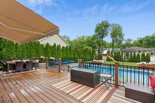 Exterior, Playground, Pool