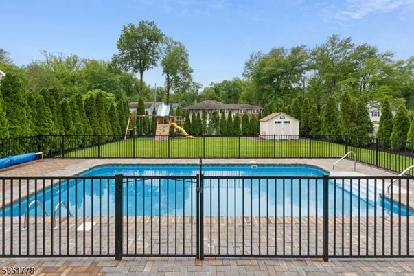 Exterior, Playground, Pool