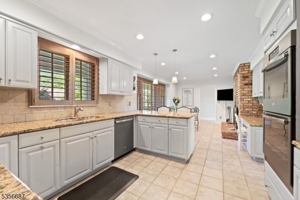 Interior, Kitchen, Pendant Lights, Recessed Lighting