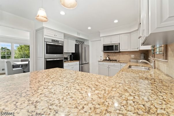 Interior, Kitchen, Pendant Lights, Recessed Lighting, Stainless Steel Appliances