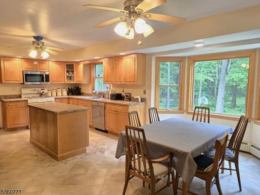 Dining room, Interior, Kitchen, Recessed Lighting, Stainless Steel Appliances