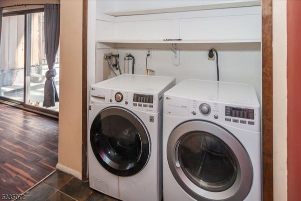 Interior, Utility Closets, Washer, Wood Texture Flooring
