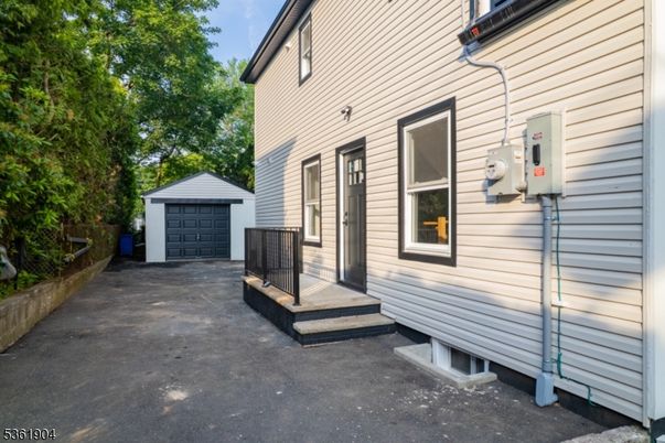 Detached Garage, Exterior