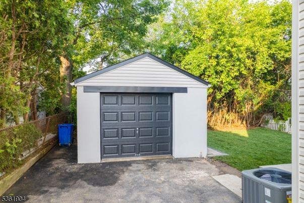 Detached Garage, Exterior