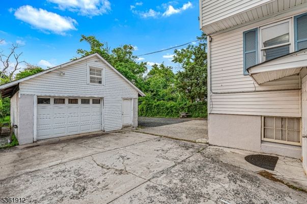 Detached Garage, Exterior