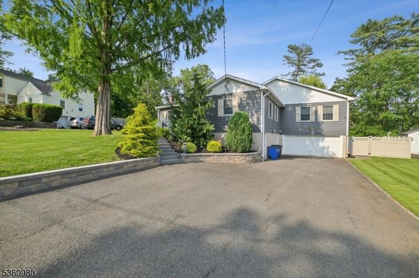 Attached, Backyard, Exterior, Facade, Split Level