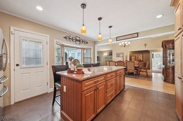 Chandelier, Dining room, Interior, Kitchen, Pendant Lights, Recessed Lighting, Wood Texture Flooring