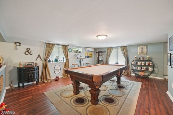 Billiard Table, Game Room, Interior, Wood Texture Flooring