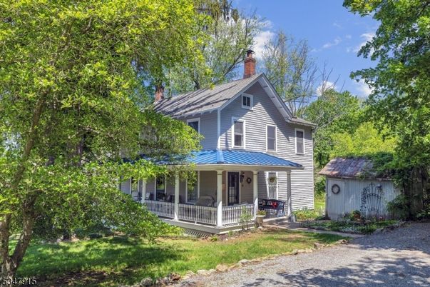 Backyard, Exterior, Facade, Queen Anne Victorian