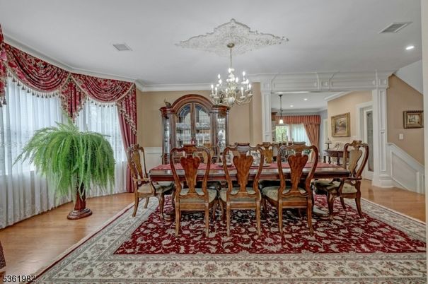 Chandelier, Dining room, Interior, Recessed Lighting, Wood Texture Flooring