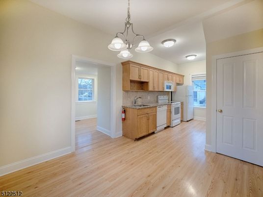 Interior, Kitchen, Pendant Lights, Wood Texture Flooring