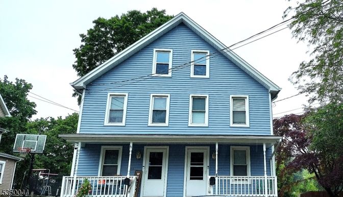 Exterior, Facade, Queen Anne Victorian