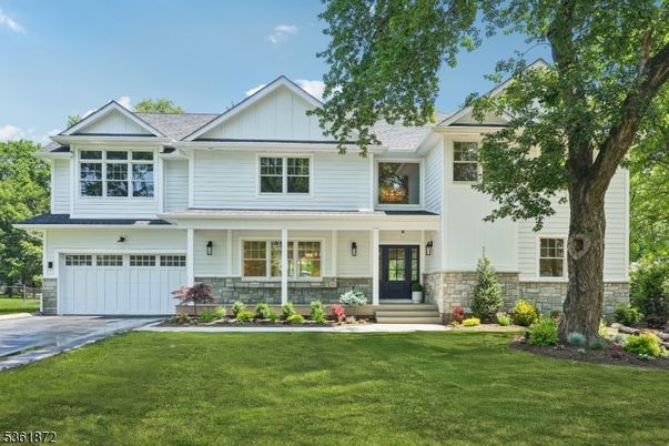 Attached, Exterior, Facade, Farmhouse