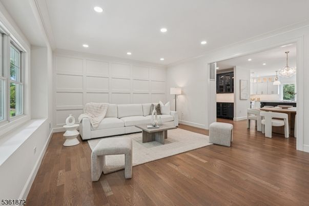Chandelier, Dining room, Interior, Living room, Recessed Lighting, Wood Texture Flooring