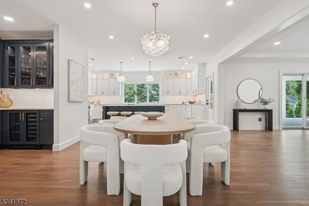 Dining room, Interior, Kitchen, Pendant Lights, Recessed Lighting, Wood Texture Flooring